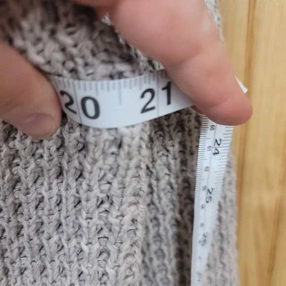 American Eagle Gray Waffle Knit Button Cardigan Sweater Pockets Cozy Womens L - Picture 3 of 4